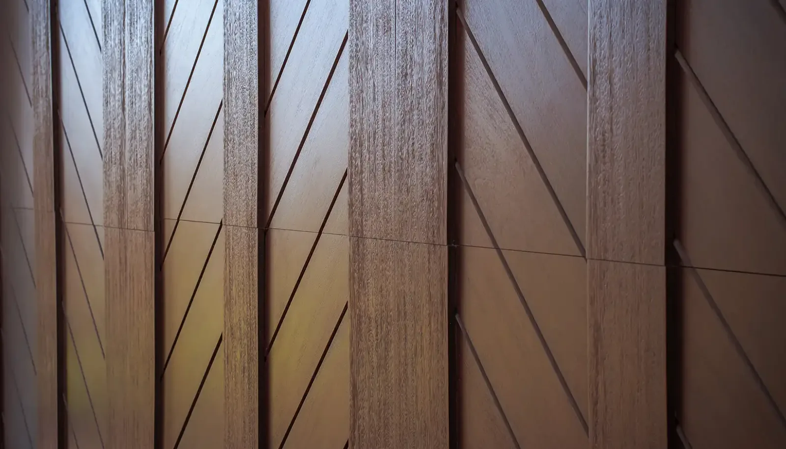 Canyon Ridge® Chevron — Crchevron Walnut Texture L