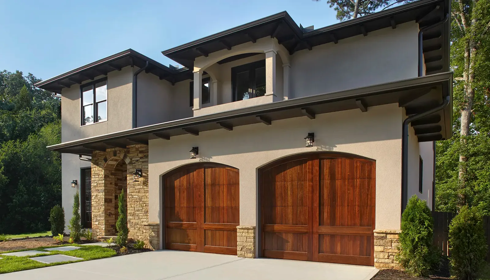 Reserve® Wood Custom — Reserve Custom Solo 01 Garage Door 822